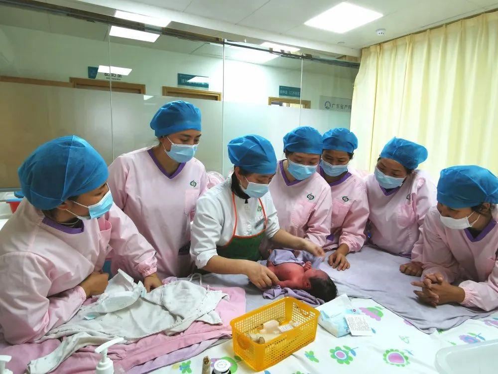 绥中县妇婴监护型护送